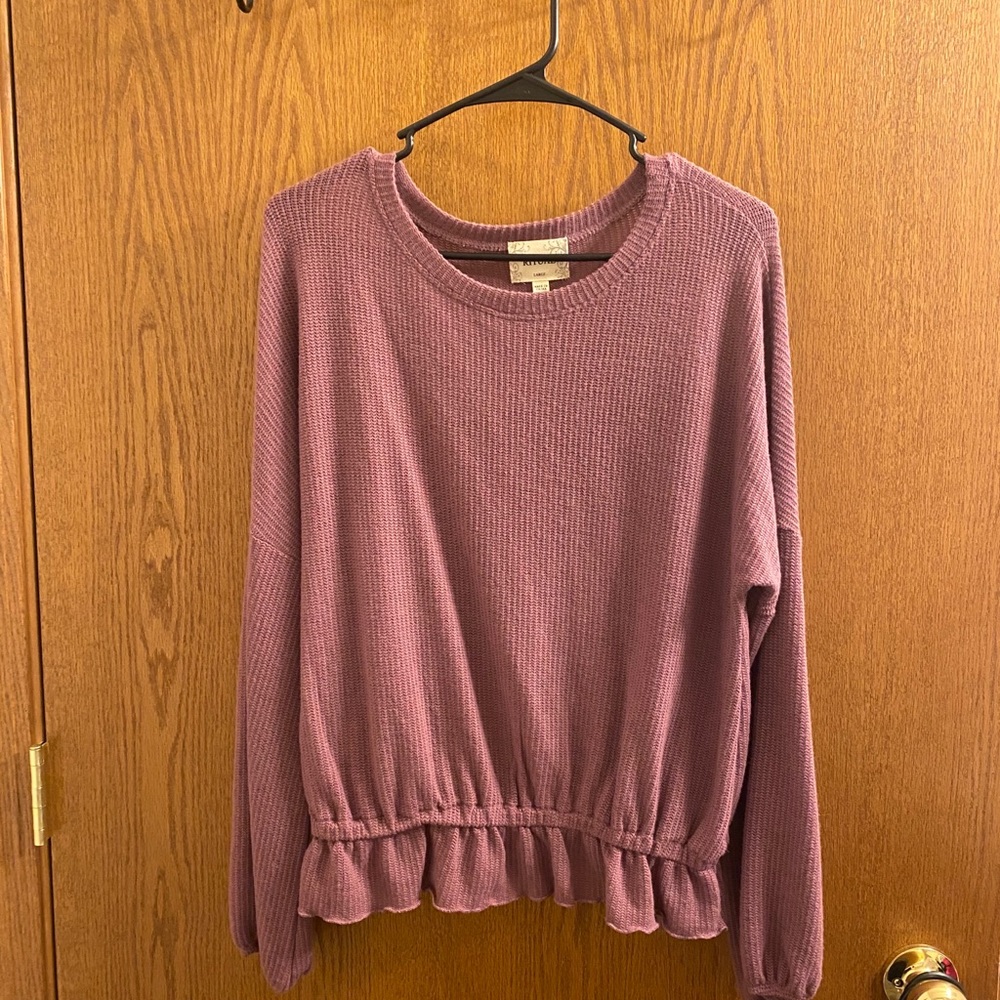 Lettuce edge sweater